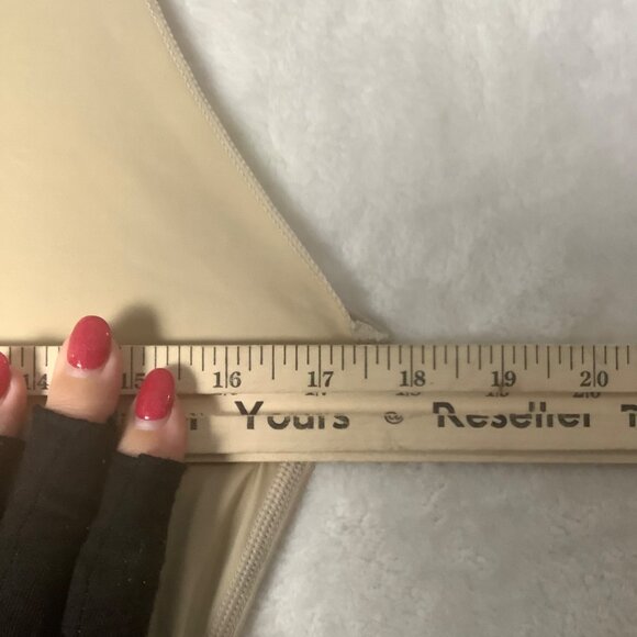 Spanx Shapewear Tank Top Women Sz Large Neutral Beige Sleeveless Smoothing - Picture 4 of 6